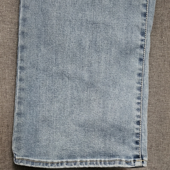 Jordache Mid Rise Curvy Bootcut Jeans Medium Wash Enzyme Size 14 New NWOT - Picture 9 of 13